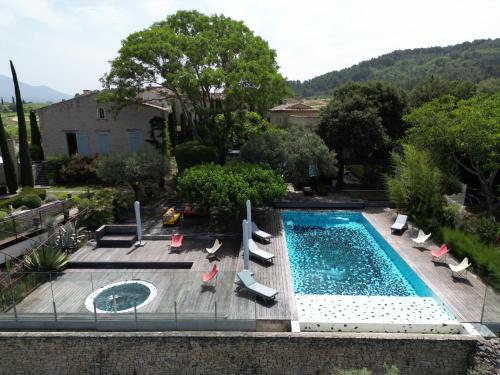 La Loggia, Bastide contemporaine avec piscine au coeur du Luberon