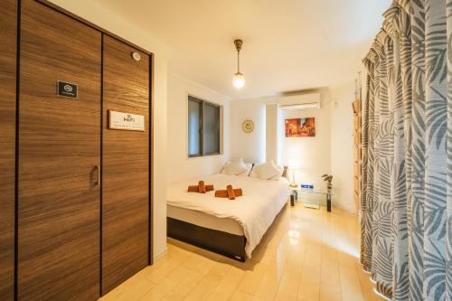 QiQi House Tokyo まるごと新築一軒家宿 Spacious New Home, 8 Guests, Easy Airport & Disney Access