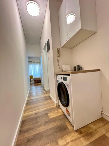 Bright and stylish Acropolis studio