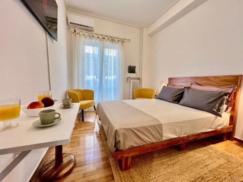 Bright and stylish Acropolis studio