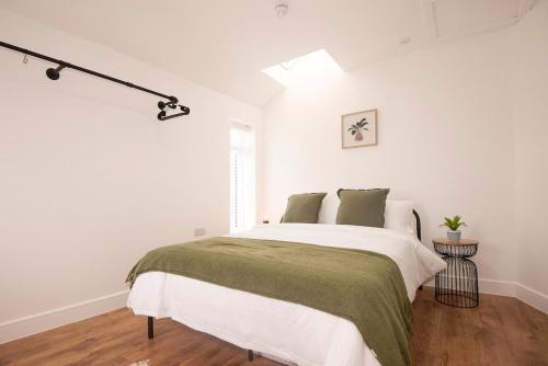 Stylish 2-Bed Apartment in Penarth Town Flat 2 photo 8