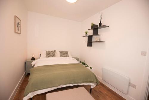 Stylish 2-Bed Apartment in Penarth Town Flat 2 photo 14