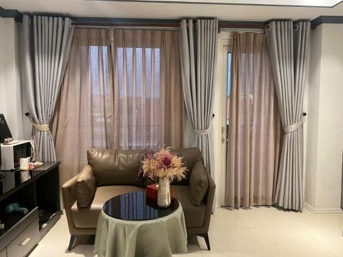 Ruang duduk di The Star Hotel