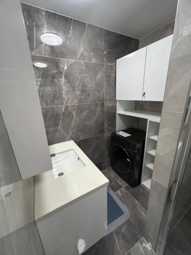 Bilik mandi di Apartments Lux