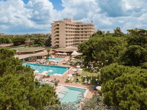 Bazén v ubytování Hotel Apollo Terme nebo v jeho okolí