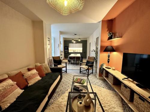 Charmant T2 - La Familia