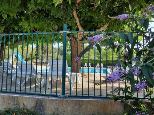 Piscina a camping le pontet o a prop