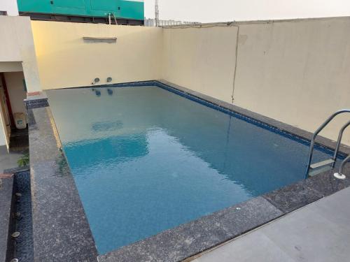 Bazén v ubytování Hotel Avalon Palms Agra nebo v jeho okolí