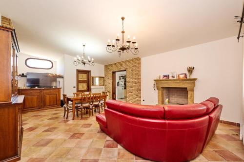 Cucina o angolo cottura di Villa del sole by Vivimy