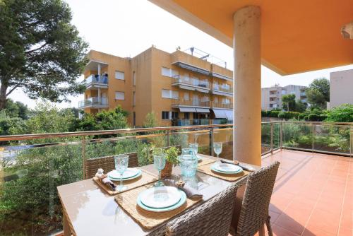 UHC TRAMUNTANA FAMILY COMPLEX