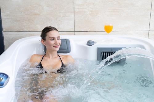 Premium Studio Private Jacuzzi Canal View