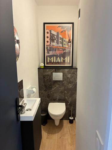 Photo de la galerie de l'établissement Loft 30 metres de la mer, à Saint-Quay-Portrieux