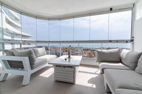 Moderno apartamento con 2 terrazas en Gran Canet by Global Vacacional