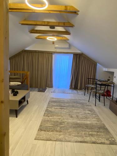 Postel nebo postele na pokoji v ubytování Chloe Loft