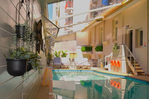 Bazén v ubytování Hotel Kosmopolit nebo v jeho okolí