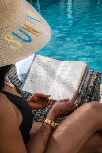 Tetamu yang menginap di Grand Hôtel "Château de Sully" - Piscine & Spa -Teritoria