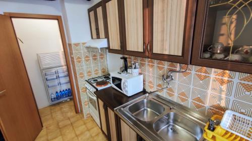 Dapur atau dapur kecil di Apartment AdriaHouse