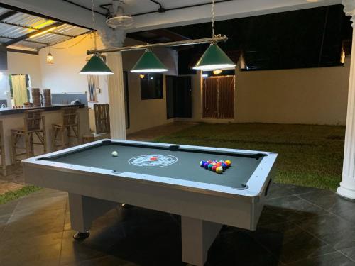Biliár nebo kulečník v ubytování Samui Hills Resort