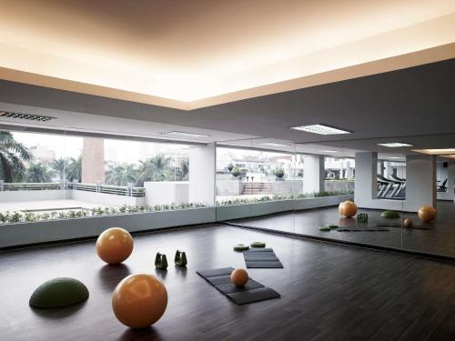 Fitness centrum a/nebo fitness zařízení v ubytování Pullman Hanoi