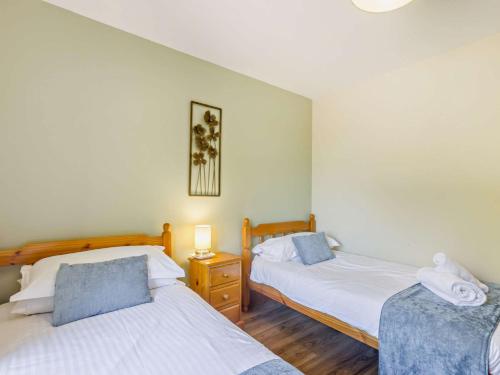 Ένα ή περισσότερα κρεβάτια σε δωμάτιο στο 2 Bed in South Molton ISLVI