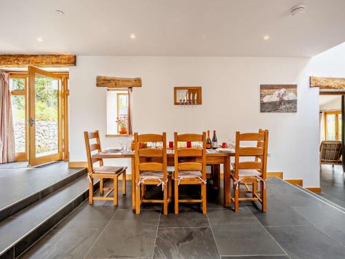 Posezení v ubytování 4 Bed in Cray 82529