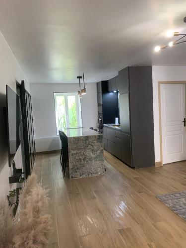 Photo de la galerie de l'établissement Luxury 3 bedrooms appart Disneyland, à Meaux