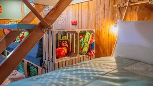 Ein Bett oder Betten in einem Zimmer der Unterkunft Die Karls Bande - Das Hotel