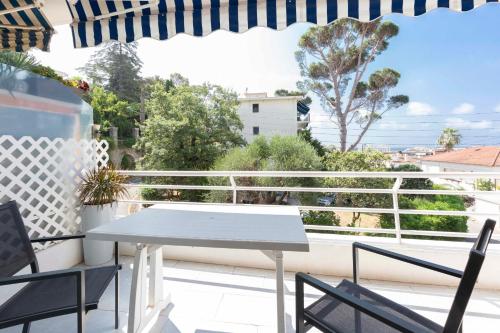 Florida 35m studio with sea views close to the Croisette photo 3