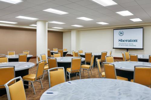 Бизнес-центр и/или конференц-зал в Sheraton Indianapolis Hotel at Keystone Crossing