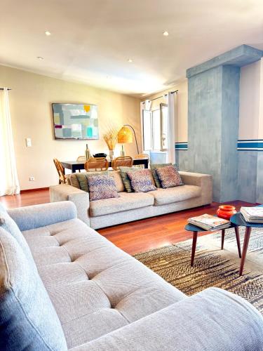 Appartement vue mer Christophe Colomb 140m2にあるシーティングエリア