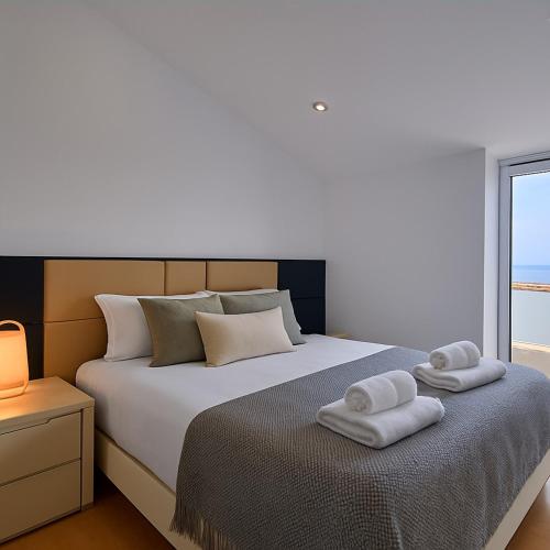 Faro de Corrubedo by Serendipia Turismo