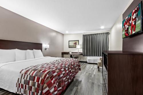 Ένα ή περισσότερα κρεβάτια σε δωμάτιο στο Red Roof Inn Phoenix North - I-17 at Bell Rd