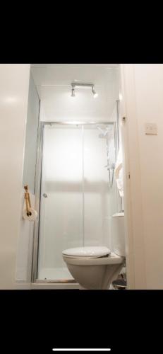 Salle de bains dans l'établissement Harbour Inn