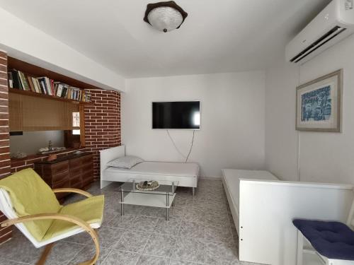 Apartment with terrace