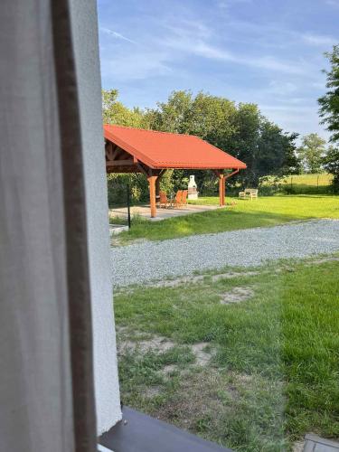 Taman di luar Kasztanowy Zakątek