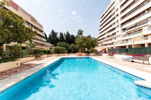 CT 393 - Faro's Soulrise Rooftop - Marbella Beach