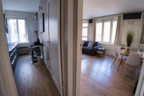 Gallery image of 46 m2, Centre, Gare 600m, Prox Lille, Nespresso in Tourcoing