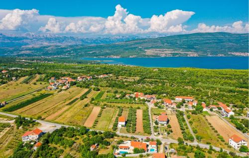 Amazing Home In Pridraga