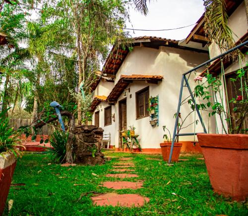 Taman di luar Pousada Quinta dos Quintais - Chapada dos Guimarães/MT