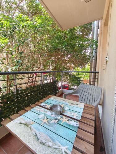 Central Petite Hideaway with Balcony- Near Station