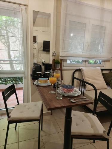 Central Petite Hideaway with Balcony- Near Station