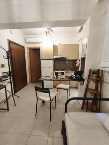 Central Petite Hideaway with Balcony- Near Station