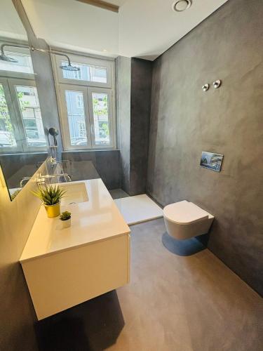 The Luciano House - Confortable & Central Apartments