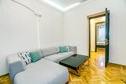 Apartment İn The Targovu