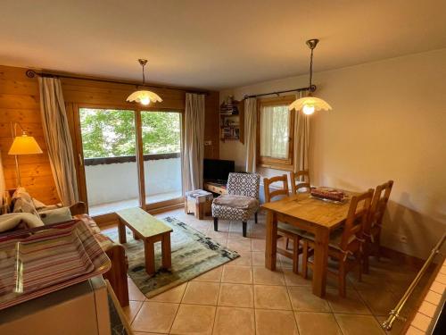 Appartement 3 pièces avec balcon, parking et WiFi inclus - Résidence calme au cœur de Samoëns - FR-1-629-45