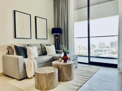 Modern 1br In Jvc Balcony Pool Free Parking