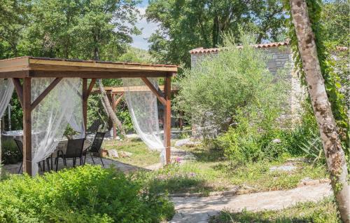 2 Bedroom Cozy Home In Rovinj