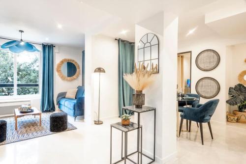 Keyz - Central 2 Bedrooms near the Picasso Museum