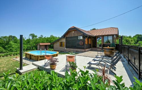 Nice Home In Vrbovec With Kitchen