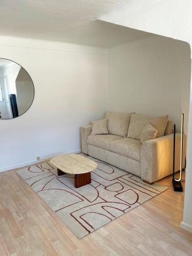Chic studio Palais 2 min away